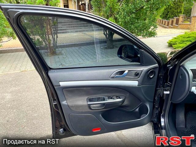 Черный Шкода Октавия, объемом двигателя 1.6 л и пробегом 127 тыс. км за 7600 $, фото 6 на Automoto.ua