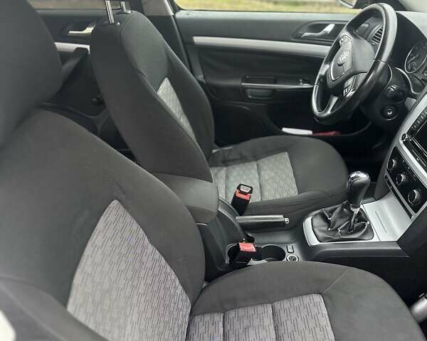 Чорний Шкода Октавія, об'ємом двигуна 1.6 л та пробігом 314 тис. км за 7300 $, фото 4 на Automoto.ua