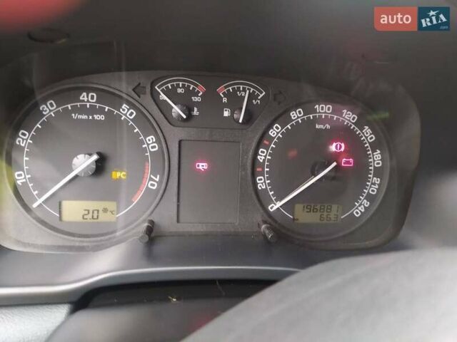 Черный Шкода Октавия, объемом двигателя 1.6 л и пробегом 196 тыс. км за 6200 $, фото 5 на Automoto.ua