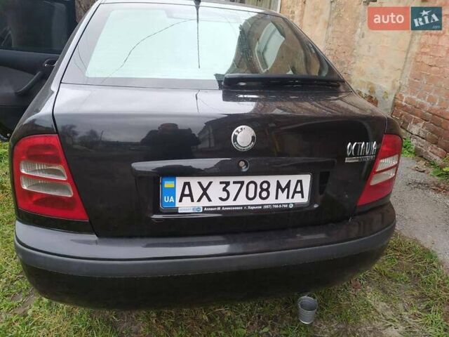 Черный Шкода Октавия, объемом двигателя 1.6 л и пробегом 196 тыс. км за 6200 $, фото 1 на Automoto.ua