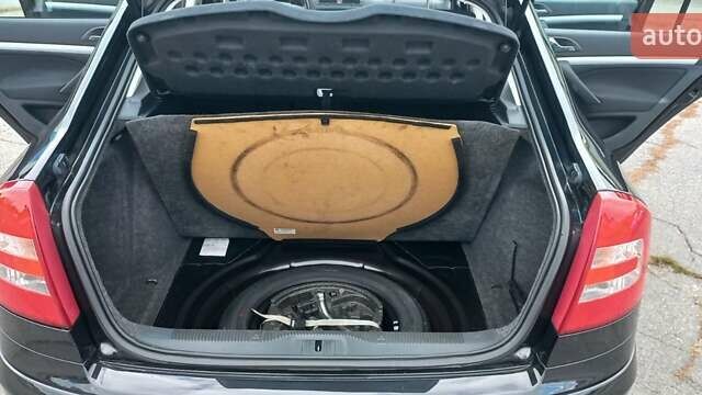 Черный Шкода Октавия, объемом двигателя 1.6 л и пробегом 145 тыс. км за 9250 $, фото 64 на Automoto.ua