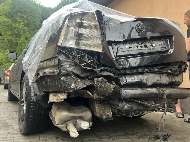 Черный Шкода Октавия, объемом двигателя 1.9 л и пробегом 265 тыс. км за 5200 $, фото 7 на Automoto.ua