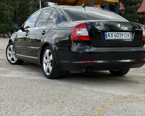 Чорний Шкода Октавія, об'ємом двигуна 1.8 л та пробігом 230 тис. км за 8900 $, фото 3 на Automoto.ua
