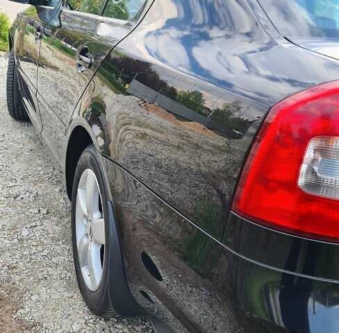 Черный Шкода Октавия, объемом двигателя 1.8 л и пробегом 228 тыс. км за 7000 $, фото 3 на Automoto.ua