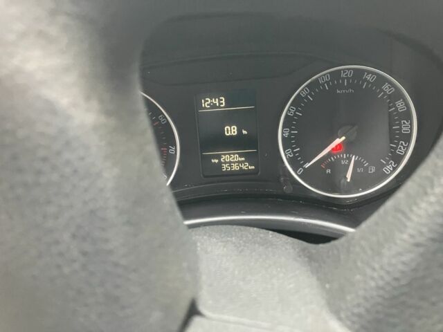 Черный Шкода Октавия, объемом двигателя 1.6 л и пробегом 367 тыс. км за 5200 $, фото 10 на Automoto.ua