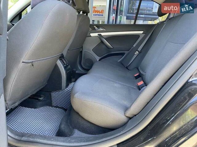 Черный Шкода Октавия, объемом двигателя 1.6 л и пробегом 173 тыс. км за 8400 $, фото 11 на Automoto.ua