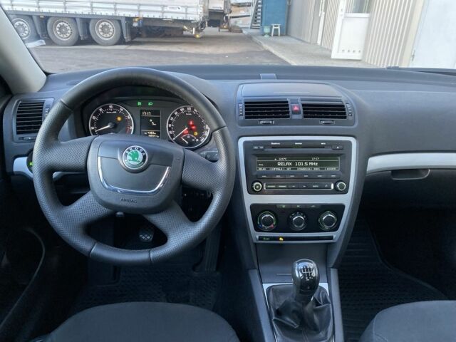 Чорний Шкода Октавія, об'ємом двигуна 1.6 л та пробігом 188 тис. км за 6999 $, фото 19 на Automoto.ua