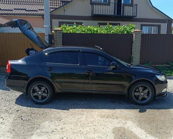 Чорний Шкода Октавія, об'ємом двигуна 1.6 л та пробігом 101 тис. км за 8800 $, фото 2 на Automoto.ua