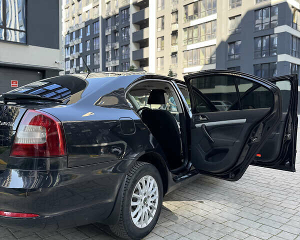 Черный Шкода Октавия, объемом двигателя 1.8 л и пробегом 295 тыс. км за 6500 $, фото 19 на Automoto.ua
