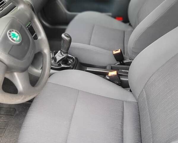 Черный Шкода Октавия, объемом двигателя 1.6 л и пробегом 197 тыс. км за 7150 $, фото 21 на Automoto.ua