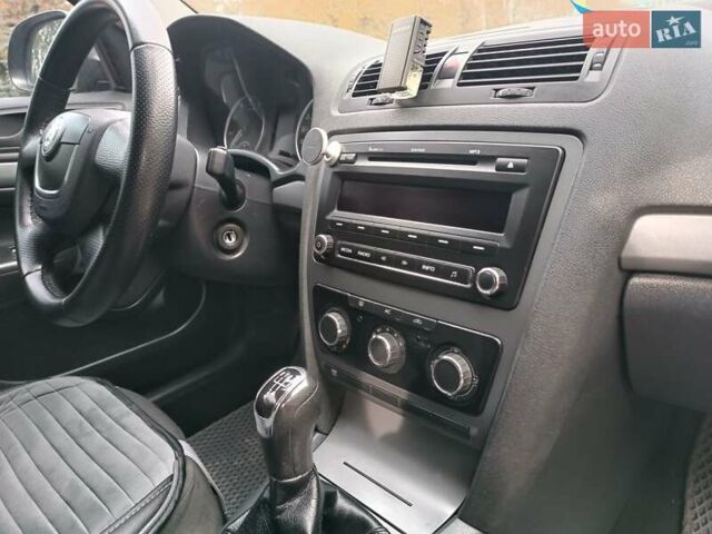 Шкода Октавия 2009 в Житомире на Automoto.ua Черный Шкода Октавия, объемом двигателя 1.6 л и пробегом 178 тыс. км за 7500 $, фото 31 на Automoto.ua