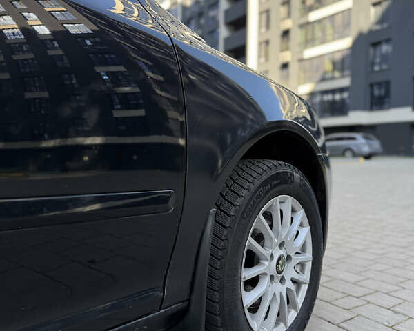 Черный Шкода Октавия, объемом двигателя 1.8 л и пробегом 295 тыс. км за 6500 $, фото 26 на Automoto.ua