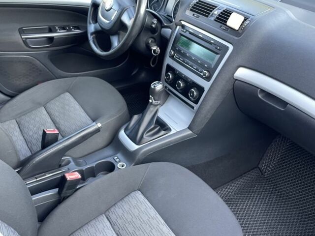 Чорний Шкода Октавія, об'ємом двигуна 1.8 л та пробігом 210 тис. км за 6550 $, фото 4 на Automoto.ua