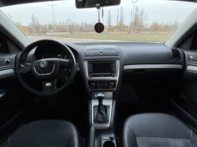 Черный Шкода Октавия, объемом двигателя 1.8 л и пробегом 211 тыс. км за 9000 $, фото 5 на Automoto.ua