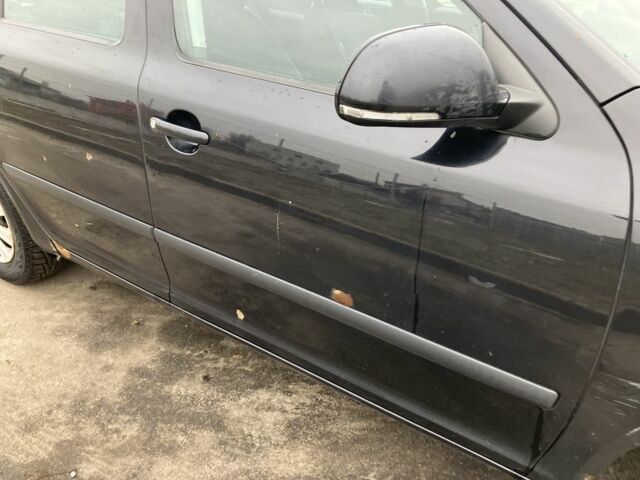 Черный Шкода Октавия, объемом двигателя 1.6 л и пробегом 367 тыс. км за 5200 $, фото 3 на Automoto.ua