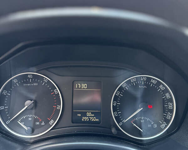 Черный Шкода Октавия, объемом двигателя 1.8 л и пробегом 295 тыс. км за 6500 $, фото 8 на Automoto.ua