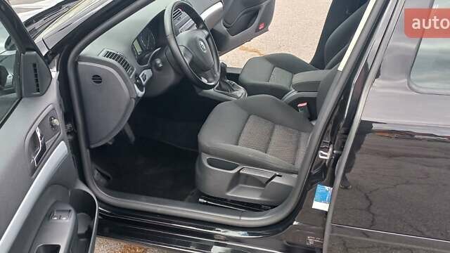 Черный Шкода Октавия, объемом двигателя 1.6 л и пробегом 145 тыс. км за 9250 $, фото 35 на Automoto.ua