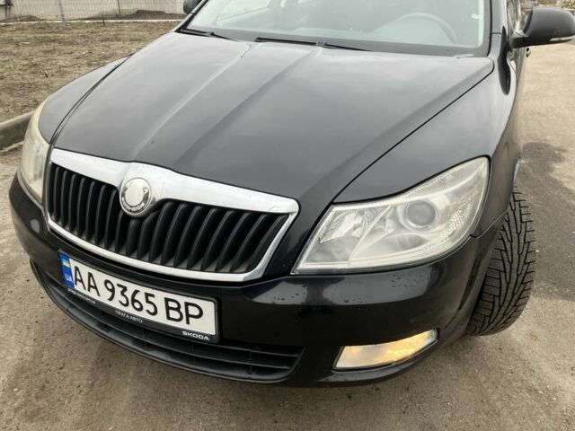 Черный Шкода Октавия, объемом двигателя 1.6 л и пробегом 367 тыс. км за 5200 $, фото 1 на Automoto.ua