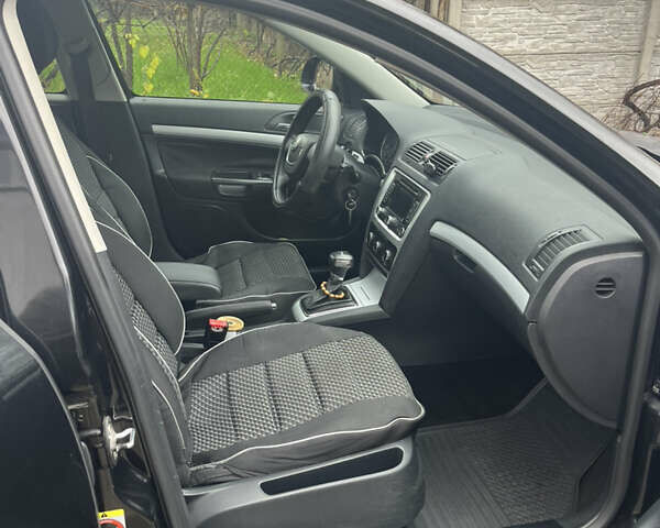 Черный Шкода Октавия, объемом двигателя 1.8 л и пробегом 205 тыс. км за 7000 $, фото 9 на Automoto.ua