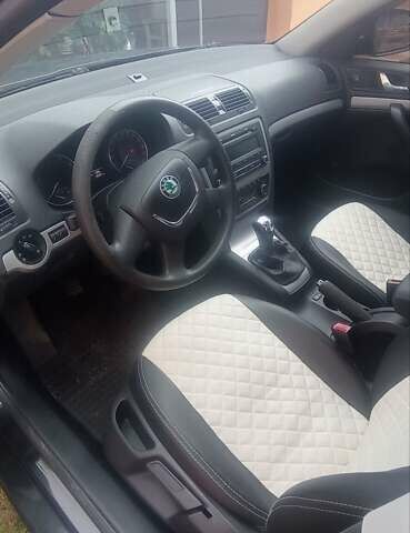 Черный Шкода Октавия, объемом двигателя 1.8 л и пробегом 140 тыс. км за 9200 $, фото 14 на Automoto.ua