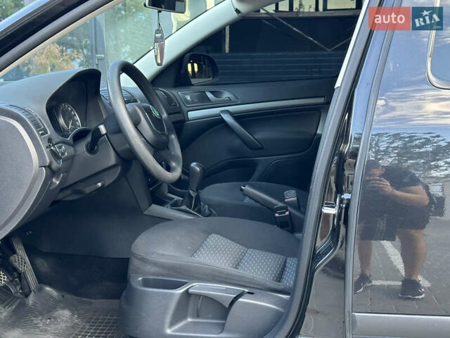 Черный Шкода Октавия, объемом двигателя 1.6 л и пробегом 178 тыс. км за 7800 $, фото 22 на Automoto.ua