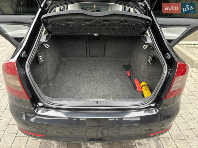 Чорний Шкода Октавія, об'ємом двигуна 2 л та пробігом 320 тис. км за 7800 $, фото 11 на Automoto.ua