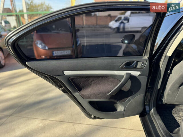 Черный Шкода Октавия, объемом двигателя 1.6 л и пробегом 230 тыс. км за 6999 $, фото 17 на Automoto.ua