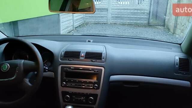 Чорний Шкода Октавія, об'ємом двигуна 1.8 л та пробігом 198 тис. км за 6500 $, фото 2 на Automoto.ua