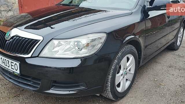 Чорний Шкода Октавія, об'ємом двигуна 1.6 л та пробігом 279 тис. км за 7200 $, фото 3 на Automoto.ua
