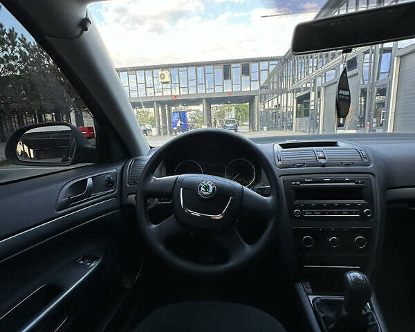 Черный Шкода Октавия, объемом двигателя 1.6 л и пробегом 178 тыс. км за 7800 $, фото 34 на Automoto.ua