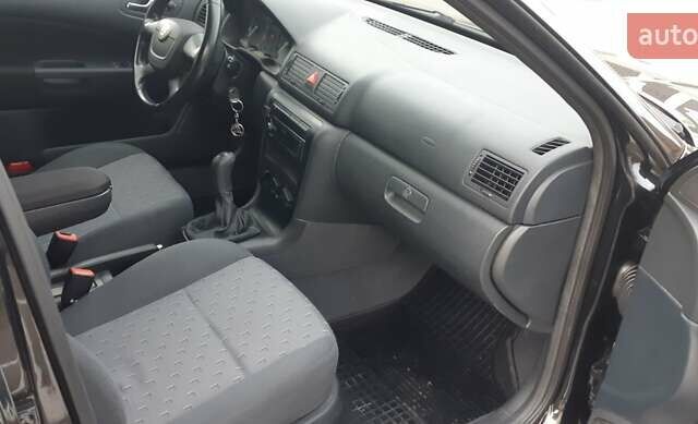 Чорний Шкода Октавія, об'ємом двигуна 1.6 л та пробігом 259 тис. км за 6700 $, фото 22 на Automoto.ua