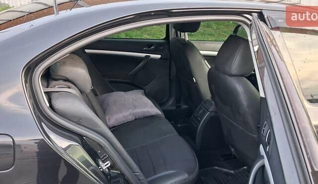 Черный Шкода Октавия, объемом двигателя 1.8 л и пробегом 200 тыс. км за 8300 $, фото 12 на Automoto.ua