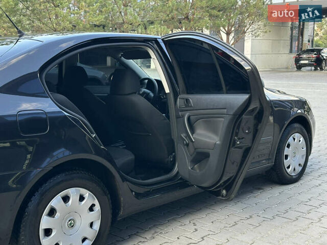 Черный Шкода Октавия, объемом двигателя 1.6 л и пробегом 178 тыс. км за 7800 $, фото 25 на Automoto.ua