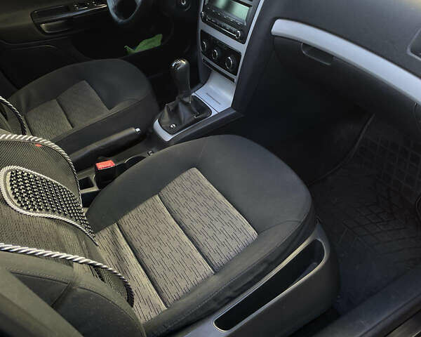 Чорний Шкода Октавія, об'ємом двигуна 1.6 л та пробігом 153 тис. км за 8200 $, фото 11 на Automoto.ua