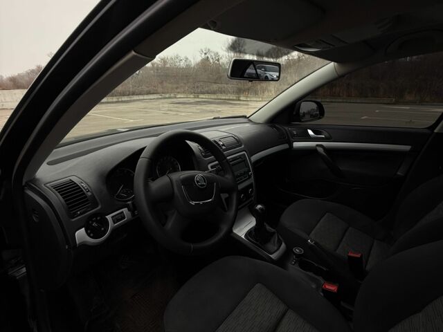 Черный Шкода Октавия, объемом двигателя 1.6 л и пробегом 164 тыс. км за 7500 $, фото 18 на Automoto.ua