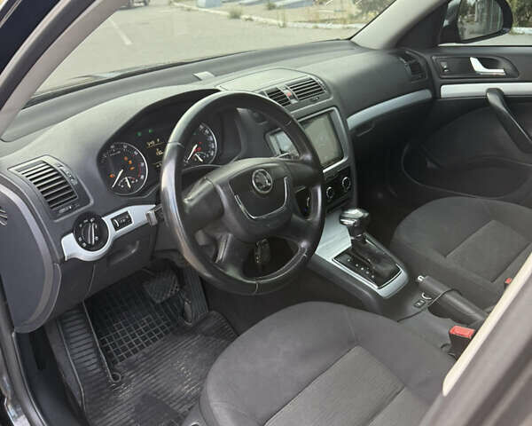 Черный Шкода Октавия, объемом двигателя 1.8 л и пробегом 200 тыс. км за 7600 $, фото 9 на Automoto.ua