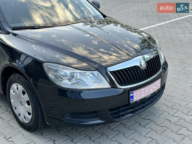 Черный Шкода Октавия, объемом двигателя 1.6 л и пробегом 178 тыс. км за 7800 $, фото 16 на Automoto.ua