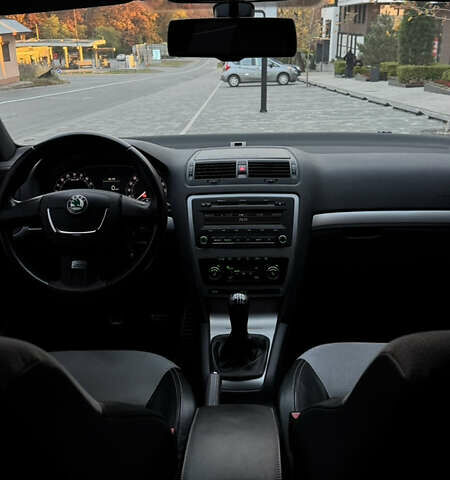 Черный Шкода Октавия, объемом двигателя 1.97 л и пробегом 267 тыс. км за 10500 $, фото 11 на Automoto.ua