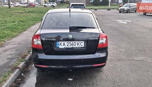 Черный Шкода Октавия, объемом двигателя 1.8 л и пробегом 200 тыс. км за 8300 $, фото 5 на Automoto.ua