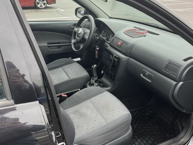 Чорний Шкода Октавія, об'ємом двигуна 1.6 л та пробігом 216 тис. км за 6500 $, фото 5 на Automoto.ua