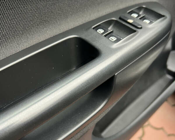 Черный Шкода Октавия, объемом двигателя 1.6 л и пробегом 117 тыс. км за 8999 $, фото 33 на Automoto.ua