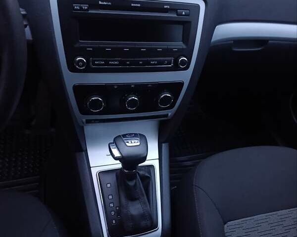 Черный Шкода Октавия, объемом двигателя 1.4 л и пробегом 165 тыс. км за 8250 $, фото 66 на Automoto.ua