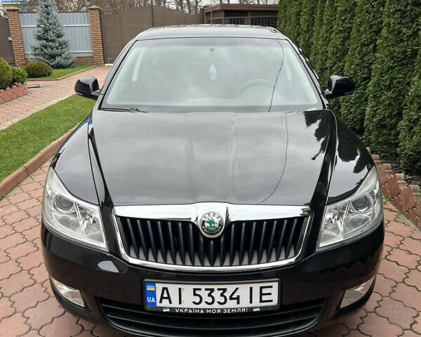 Черный Шкода Октавия, объемом двигателя 1.6 л и пробегом 117 тыс. км за 8999 $, фото 3 на Automoto.ua