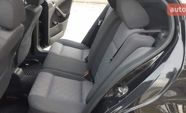 Чорний Шкода Октавія, об'ємом двигуна 1.6 л та пробігом 259 тис. км за 6700 $, фото 16 на Automoto.ua