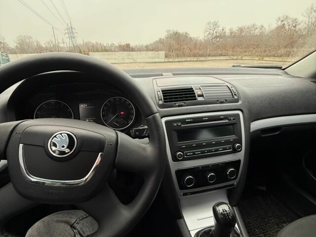 Черный Шкода Октавия, объемом двигателя 1.6 л и пробегом 164 тыс. км за 7500 $, фото 19 на Automoto.ua