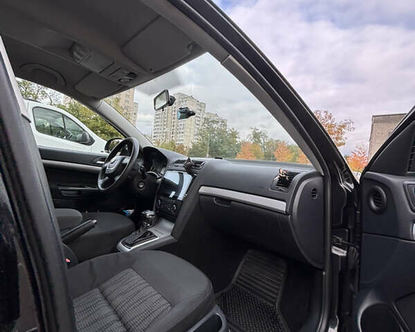 Черный Шкода Октавия, объемом двигателя 1.8 л и пробегом 287 тыс. км за 8700 $, фото 12 на Automoto.ua