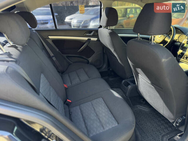 Черный Шкода Октавия, объемом двигателя 1.6 л и пробегом 230 тыс. км за 6999 $, фото 18 на Automoto.ua