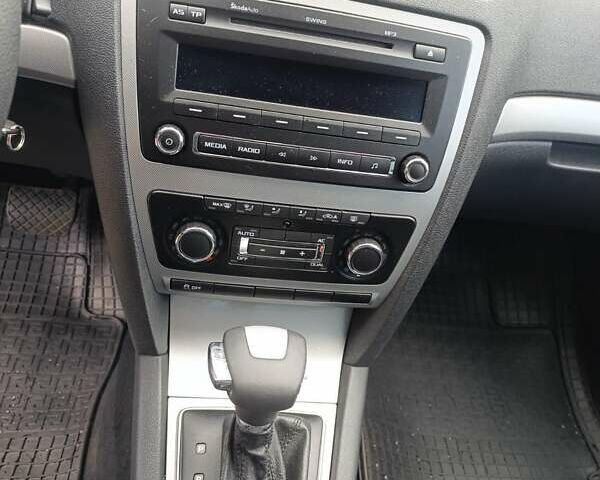 Черный Шкода Октавия, объемом двигателя 1.8 л и пробегом 180 тыс. км за 7800 $, фото 21 на Automoto.ua