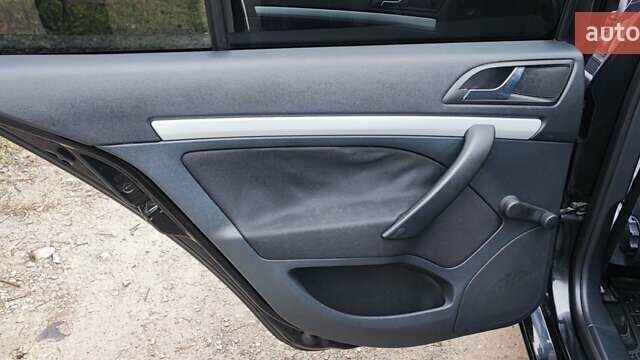 Чорний Шкода Октавія, об'ємом двигуна 1.6 л та пробігом 279 тис. км за 7200 $, фото 21 на Automoto.ua