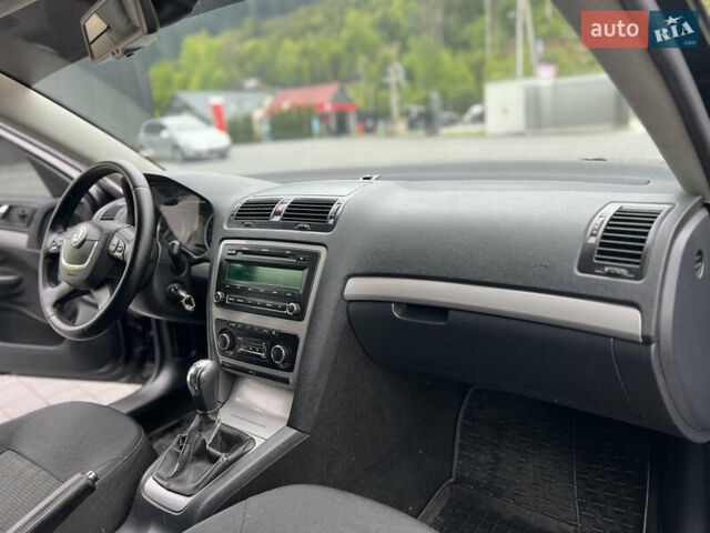 Чорний Шкода Октавія, об'ємом двигуна 1.6 л та пробігом 261 тис. км за 7900 $, фото 72 на Automoto.ua